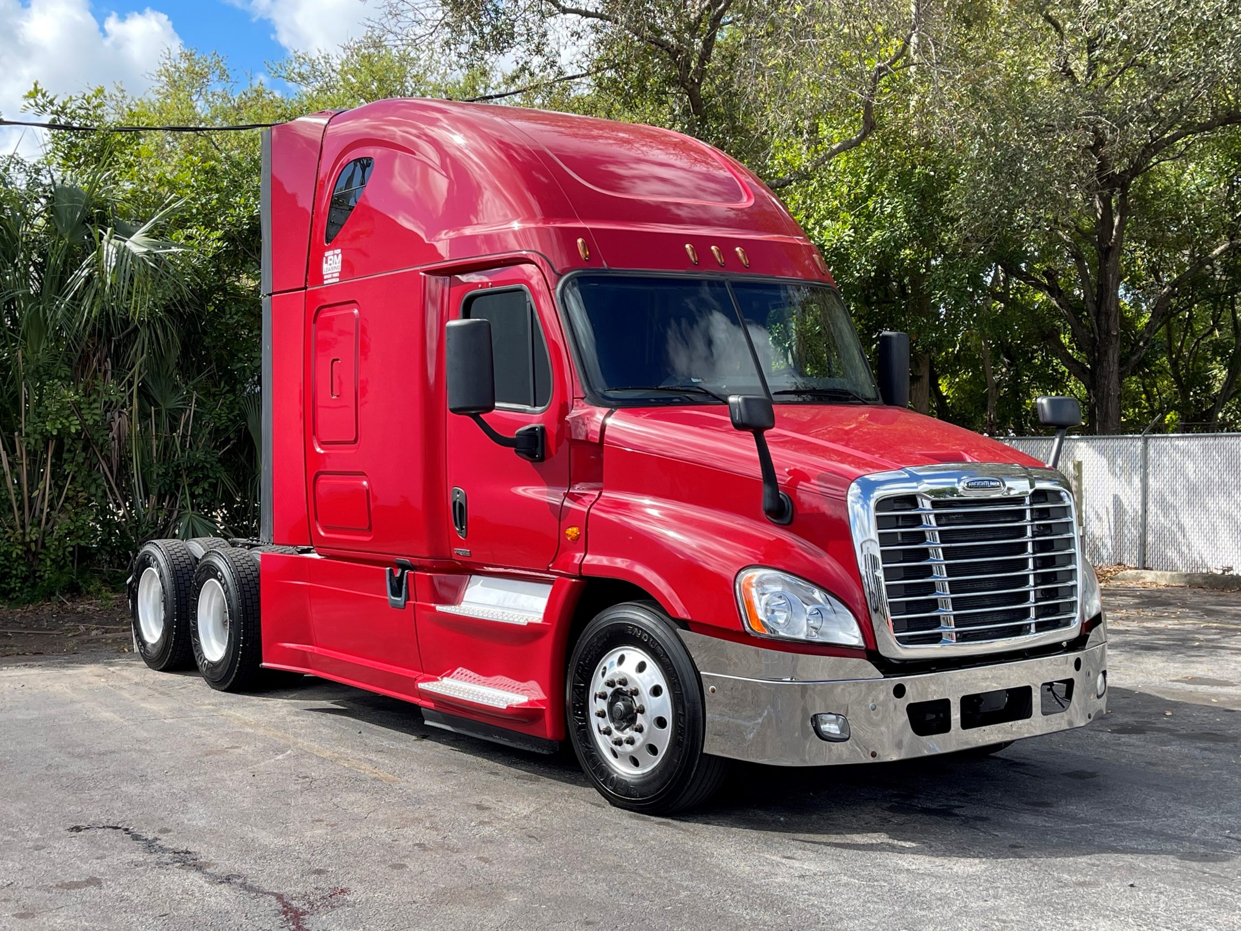 2019-2020 (Multiple Units Available)  FREIGHTLINER CASCADIA – Double Bunk DT-12 Automatic Transmission